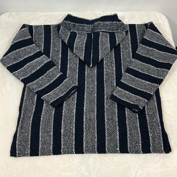 Dallas Cowboys Mexican Blanket Style Pullover Hoodie - Picture 3 of 8